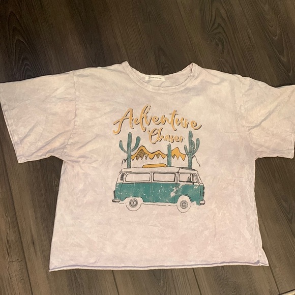 Caution to the Wind “Adventure Chaser” cropped T-shirt sz M - Picture 1 of 5